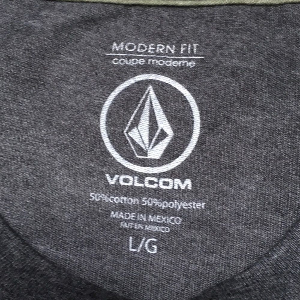 New Volcom gray T-shirt. - Picture 6 of 6